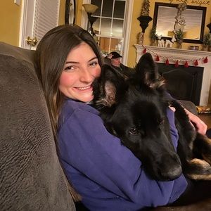 Meet your Posher, Elizabeth